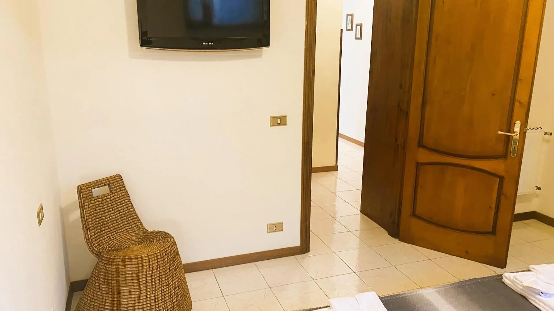 Chiara House Apartment Barga Italy