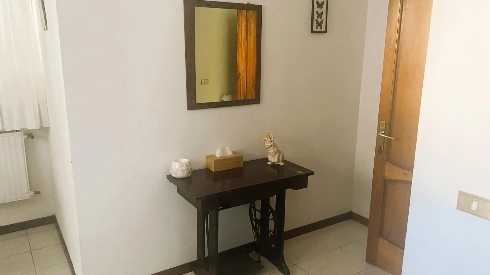 Chiara House Apartment Barga 0*,