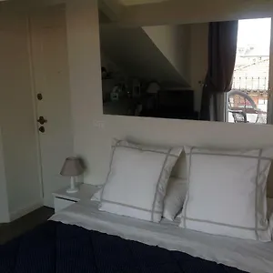 Pied A Terre With Terrazza In Center Apartment Milan